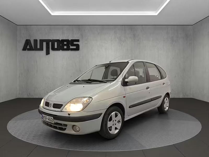 Käytetty Renault Scénic 107 HP (78 kW) 2002 Tila-auto