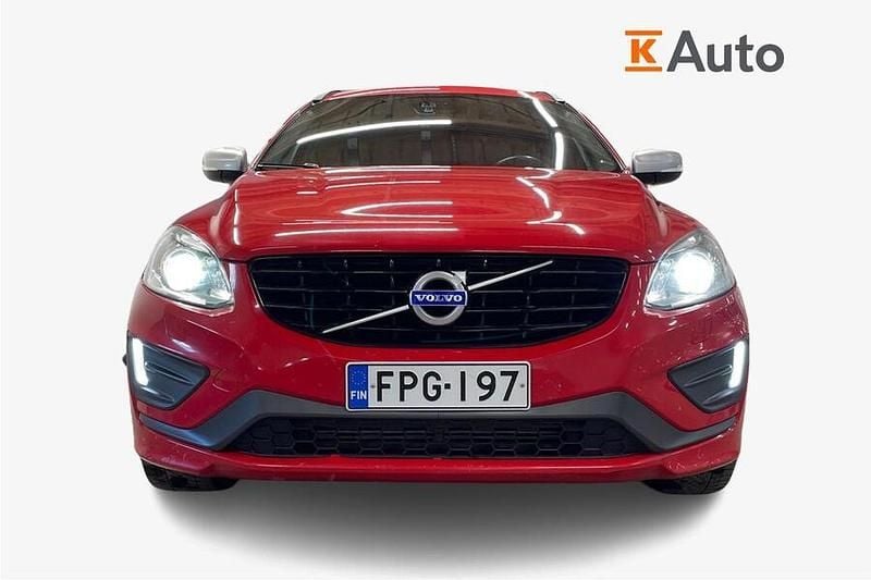Käytetty Volvo XC60 R-Design 190 HP (139 kW) 2016 Punainen Katumaasturi