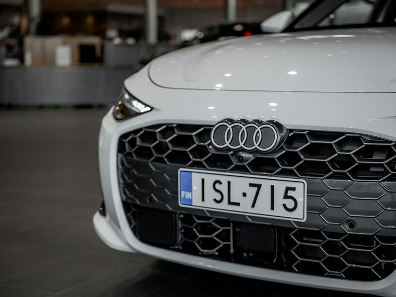 Käytetty Audi A6 Design 295 HP (216 kW) 2025 Valkoinen Sedan