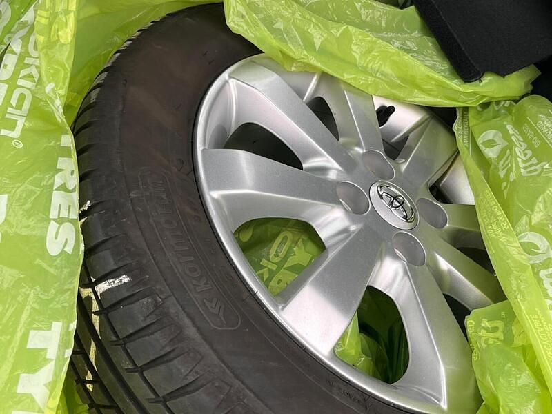 Käytetty Toyota Yaris Sol 101 HP (74 kW) 2010 Viistoperä