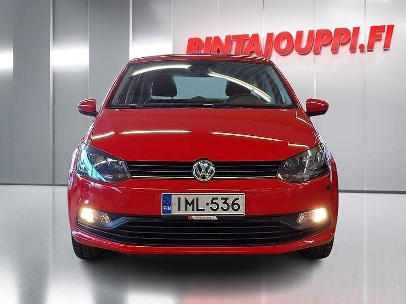 Käytetty VW Polo Trendline 75 HP (55 kW) 2016 Punainen Viistoperä