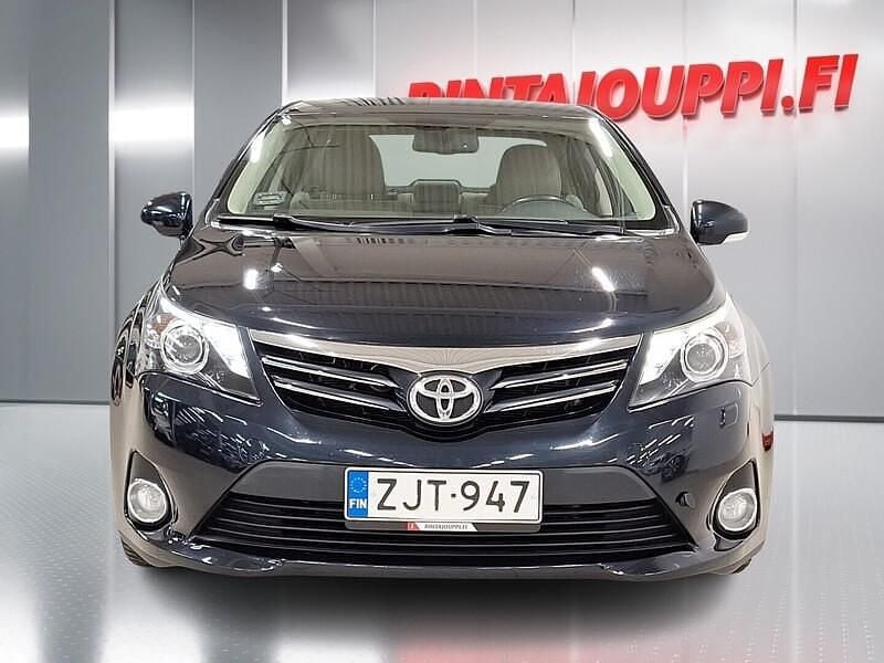 Käytetty Toyota Avensis Multidrive S 147 HP (108 kW) 2012 Harmaa Sedan