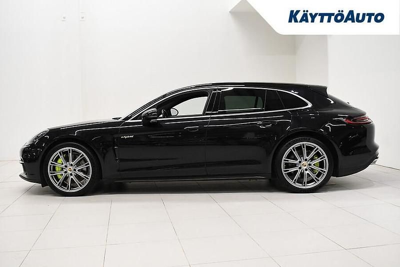Käytetty Porsche Panamera 4 Sport Turismo 449 HP (330 kW) 2019 Mus Sedan