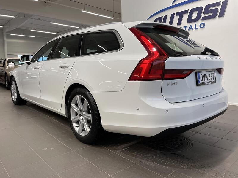 Käytetty Volvo V90 Business Edition 150 HP (110 kW) 2017 Valkoinen Farmari
