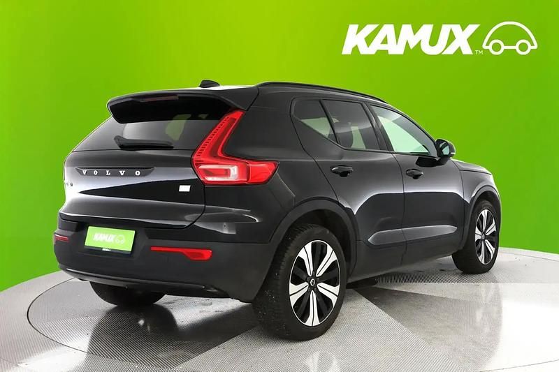 Käytetty Volvo XC40 Plus 169 kW (231 HP) 2023 Musta Katumaasturi