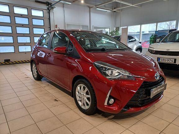 Käytetty Toyota Yaris Active 72 HP (52 kW) 2018 Punainen Viistoperä