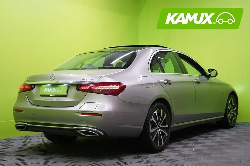 Käytetty Mercedes E300 Avantgarde 211 HP (155 kW) 2021 Hopea / harmaa Sedan