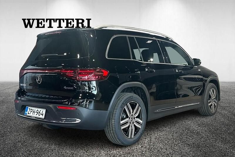 Käytetty Mercedes EQB300 Business 167 kW (228 HP) 2025 Musta Katumaasturi