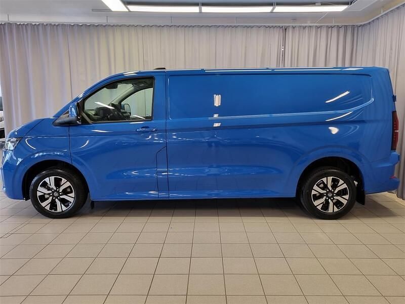 Käytetty VW Transporter 170 HP (125 kW) 2025 Sininen Van