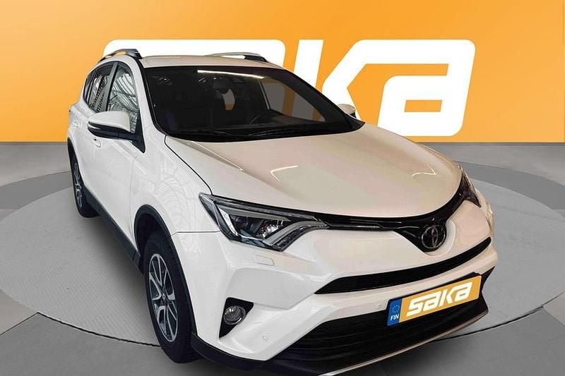 Käytetty 2017 Toyota RAV4 Active Katumaasturi | 25 900 € (Hyvä tarjous) - Kuva 1/4