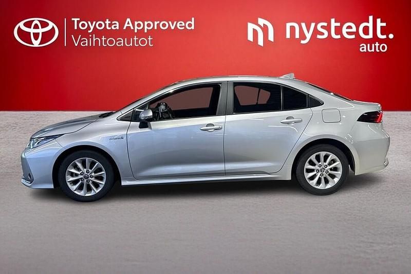 Käytetty Toyota Corolla Active 122 HP (89 kW) 2022 Hopea Sedan