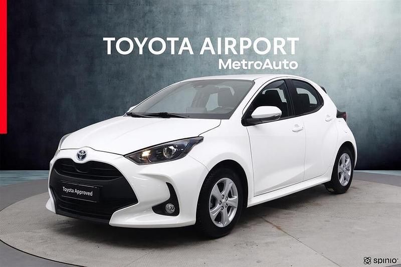 Käytetty Toyota Yaris Hybrid Active 116 HP (85 kW) 2023 Valkoinen Viistoperä