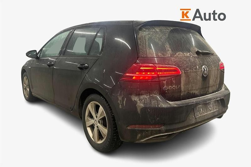 Käytetty VW e-Golf 100 kW (136 HP) 2018 Musta Viistoperä