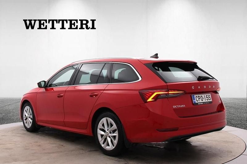 Käytetty Skoda Octavia G-TEC Style 131 HP (96 kW) 2021 Punainen Farmari