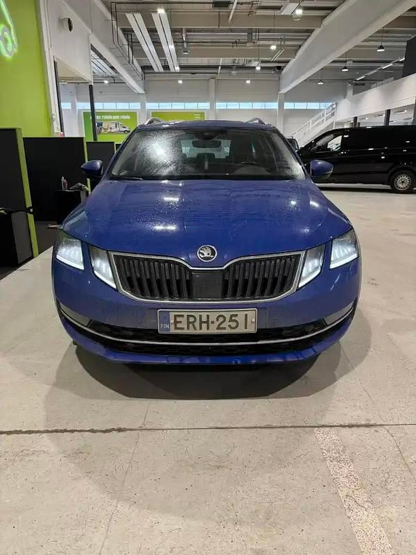 Käytetty Skoda Octavia Business Line 116 HP (85 kW) 2019 Sininen Farmari