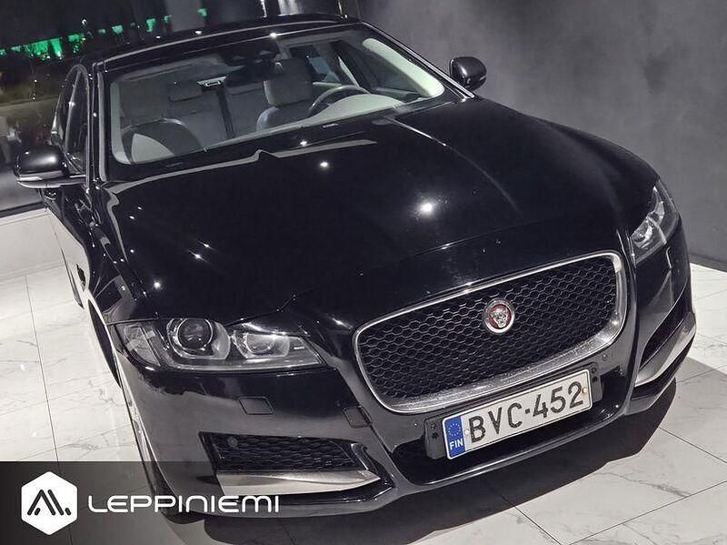 Käytetty Jaguar XF Business Edition 180 HP (132 kW) 2018 Sedan