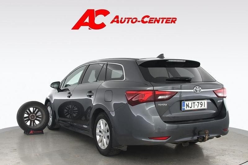 Käytetty Toyota Avensis Active 112 HP (82 kW) 2016 Harmaa Farmari
