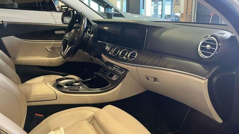 Käytetty Mercedes E300 Avantgarde 194 HP (142 kW) 2020 Farmari