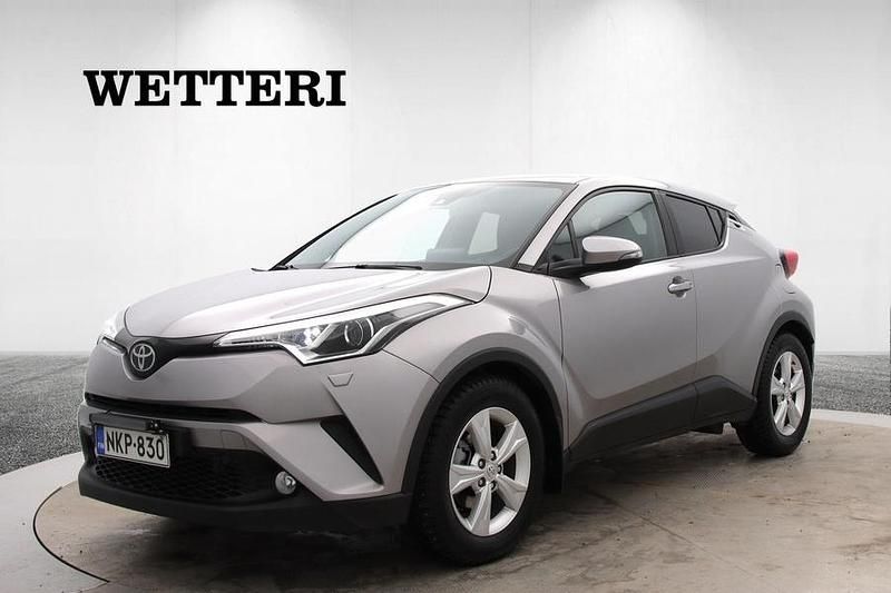 Käytetty Toyota C-HR Active 116 HP (85 kW) 2017 Hopea Katumaasturi