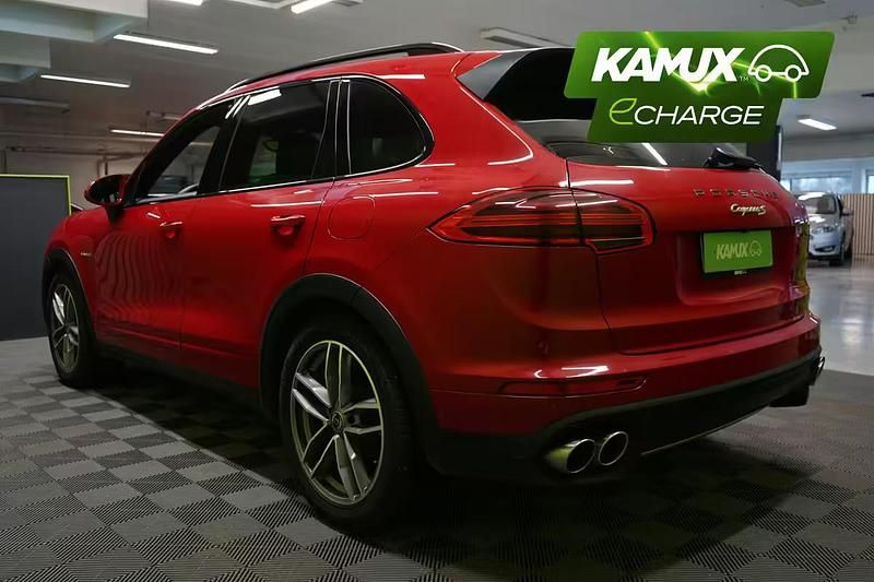 Käytetty Porsche Cayenne S E-Hybrid 333 HP (244 kW) 2015 Punainen Katumaasturi