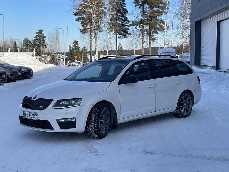 Käytetty Skoda Octavia RS 220 HP (161 kW) 2014 Viistoperä