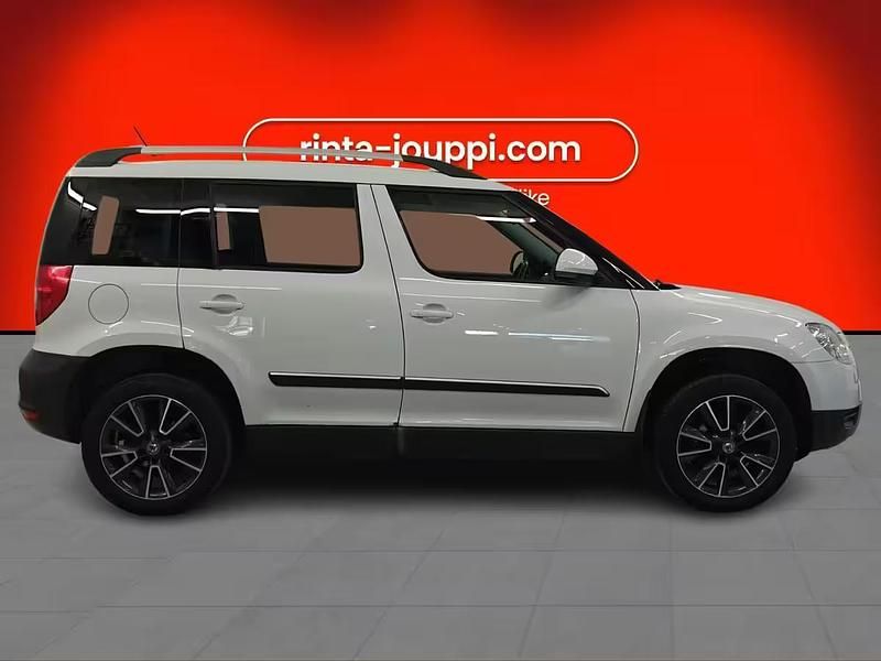 Käytetty Skoda Yeti Adventure 105 HP (77 kW) 2013 Katumaasturi