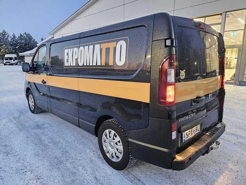 Käytetty Nissan Primastar N-Connecta 150 HP (110 kW) 2024 Musta Tila-auto