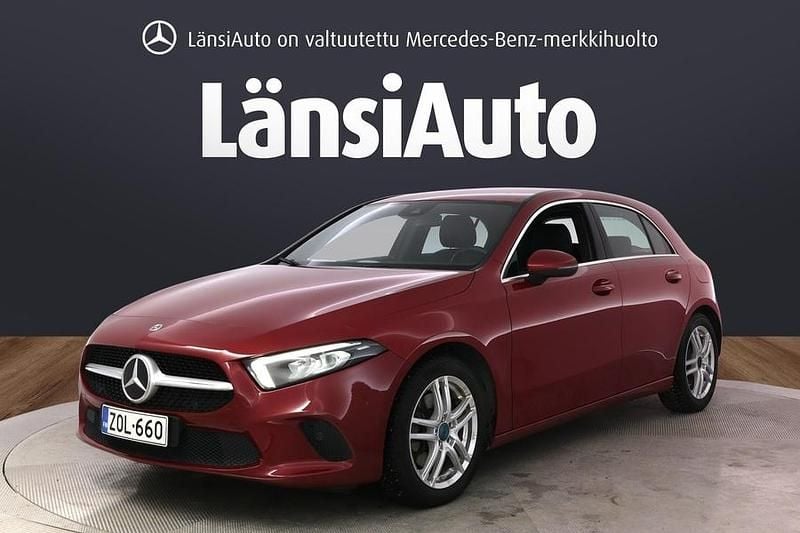 Punainen Käytetty 2022 Mercedes A220 Business Viistoperä | 29 950 € (Hyvä tarjous) - Kuva 1/1