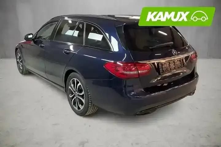 Käytetty Mercedes C220 Avantgarde 194 HP (142 kW) 2020 Sininen Farmari