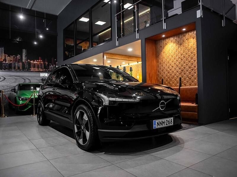 Musta Käytetty 2024 Volvo EX30 Performance Katumaasturi | 35 180 € (Perustarjous) - Kuva 1/4