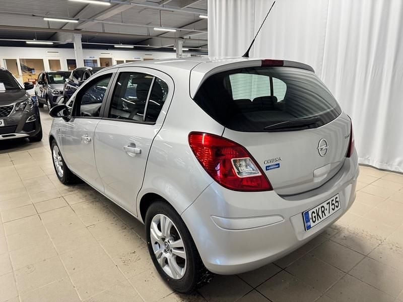 Käytetty Opel Corsa Enjoy 86 HP (63 kW) 2013 Viistoperä