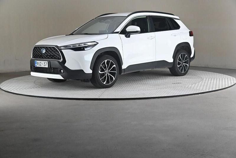 Käytetty Toyota Corolla Cross Edition 197 HP (144 kW) 2023 Katumaasturi