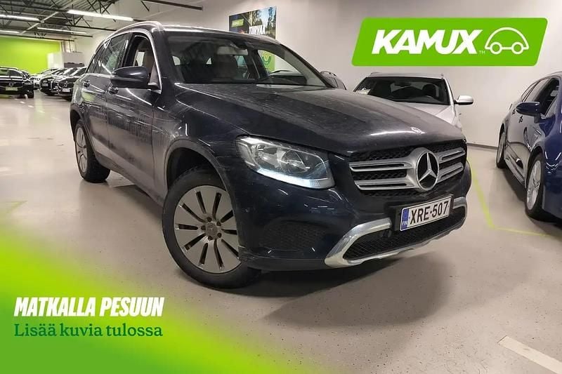 Sininen Käytetty 2017 Mercedes GLC350 Luxury Katumaasturi | 20 380 € (Perustarjous) - Kuva 1/4