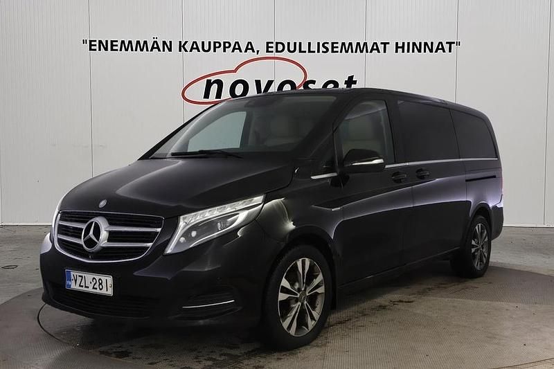 Käytetty Mercedes V220 163 HP (119 kW) 2014 Musta Tila-auto