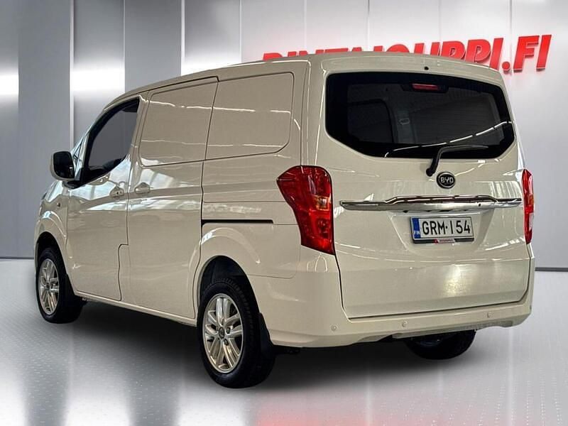 Käytetty BYD ETP3 100 kW (136 HP) 2023 Van