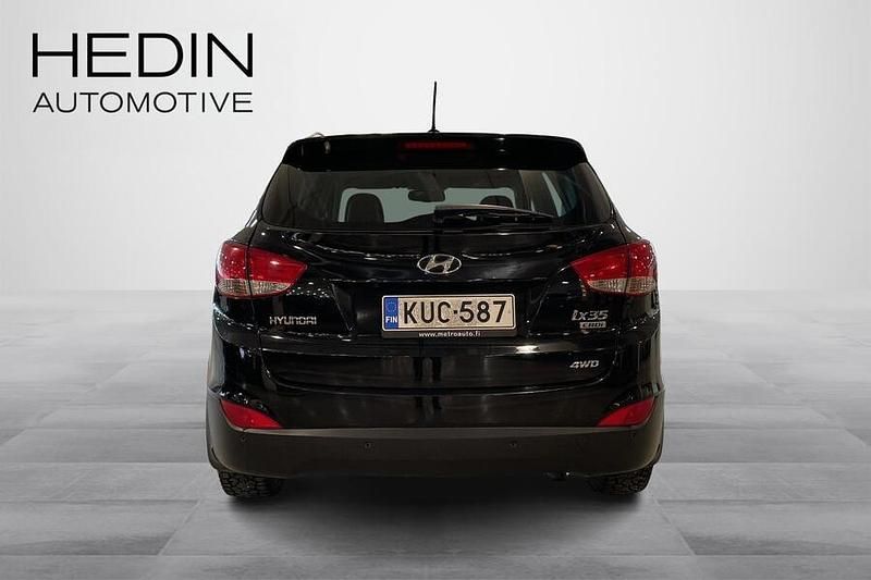 Käytetty Hyundai ix35 Premium 184 HP (135 kW) 2012 Musta Katumaasturi