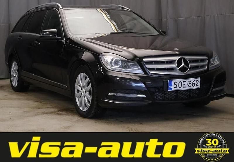 Käytetty Mercedes C200 136 HP (100 kW) 2013 Musta Farmari