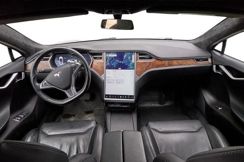 Käytetty Tesla Model S 244 kW (332 HP) 2017 Viistoperä