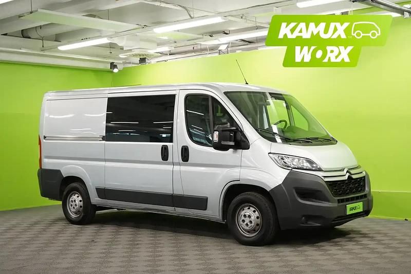 Hopea / harmaa Käytetty 2015 Citroën Jumper Tila-auto | 11 800 € (Supertarjous) - Kuva 1/4