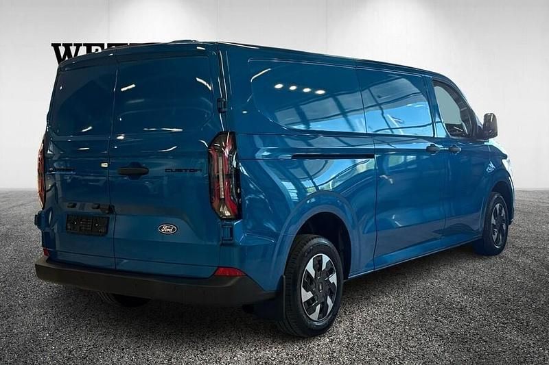 Käytetty Ford E-Transit Trend 160 kW (218 HP) 2025 Sininen Van