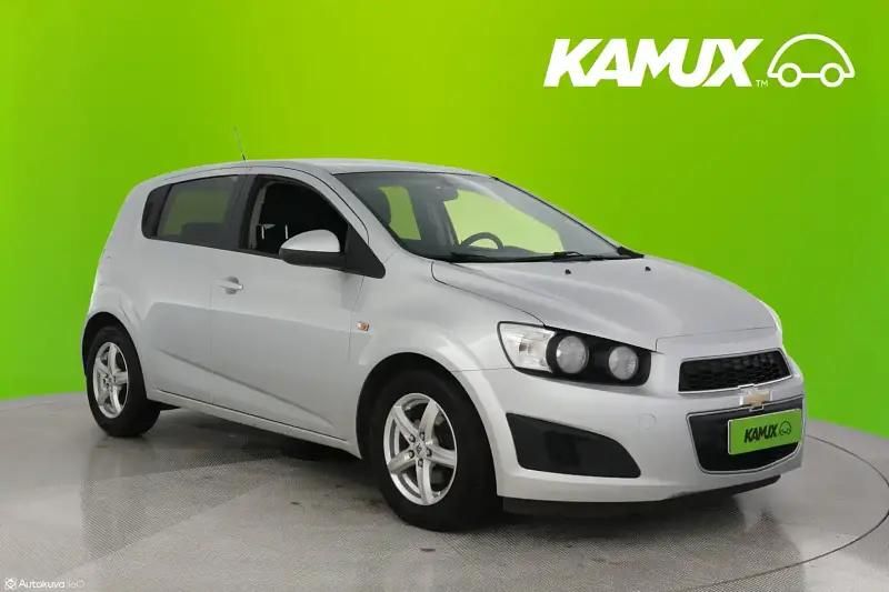 Hopea / harmaa Käytetty 2013 Chevrolet Aveo LT Sedan | 2 490 € - Kuva 1/4