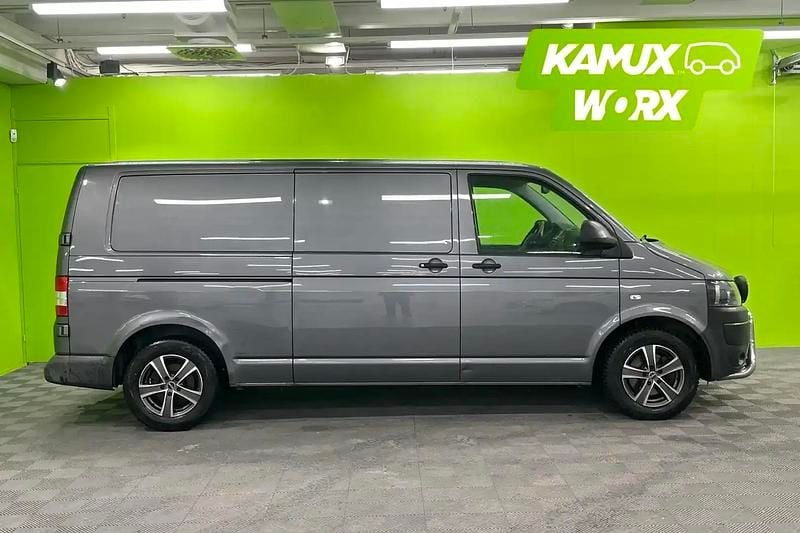 Käytetty VW T6 Classicline 114 HP (83 kW) 2015 Hopea / harmaa Van