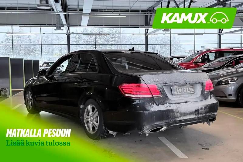 Käytetty Mercedes E220 Business 170 HP (125 kW) 2014 Musta Sedan