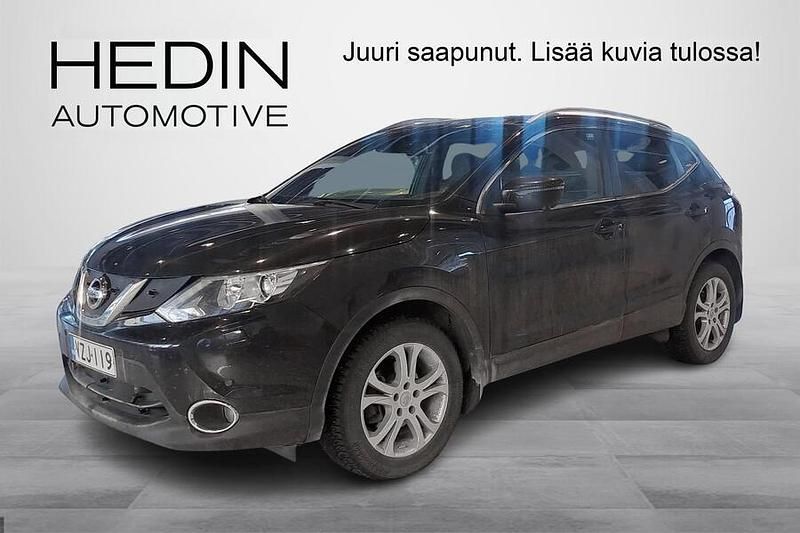Käytetty Nissan Qashqai N-Vision 116 HP (85 kW) 2017 Musta Katumaasturi