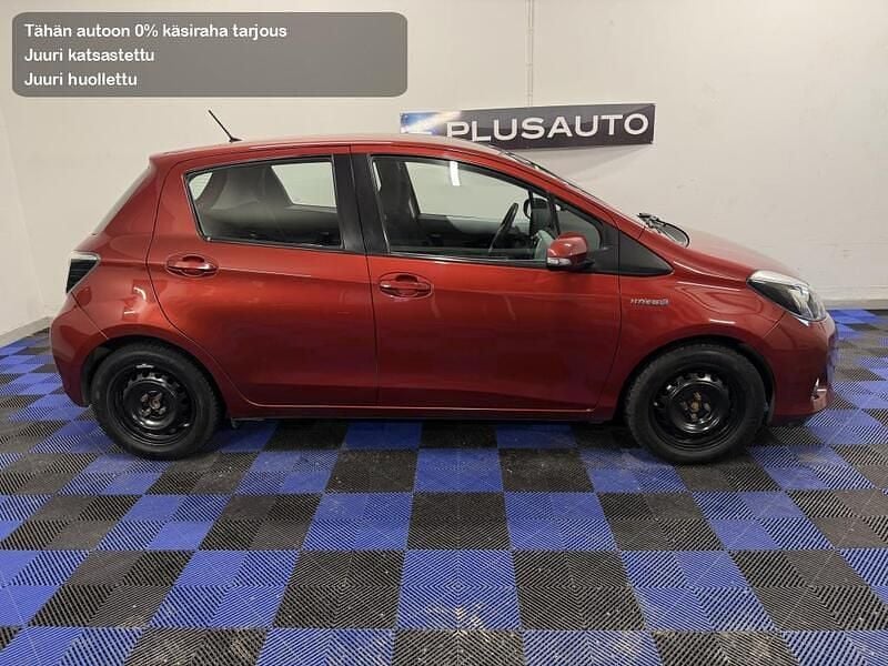 Käytetty Toyota Yaris 75 HP (55 kW) 2013 Viistoperä