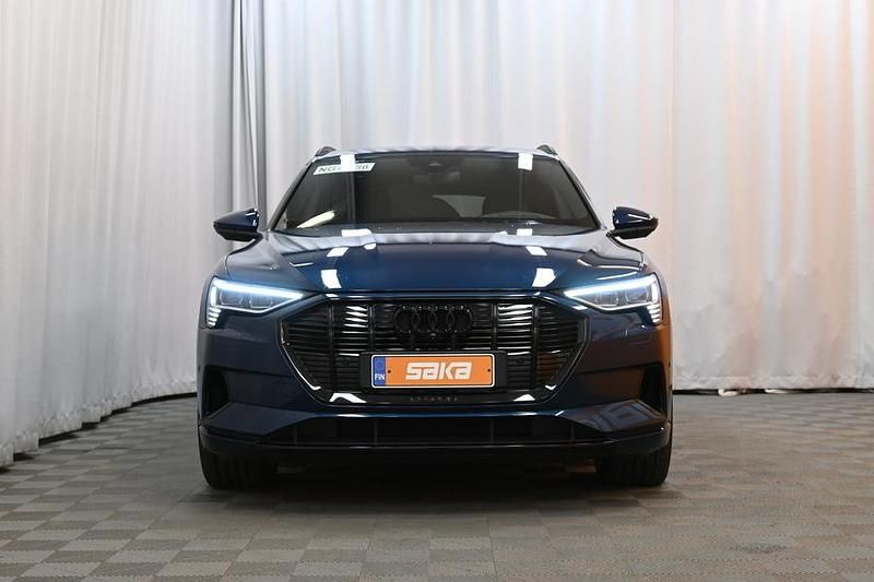 Käytetty Audi e-tron 300 kW (408 HP) 2021 Katumaasturi