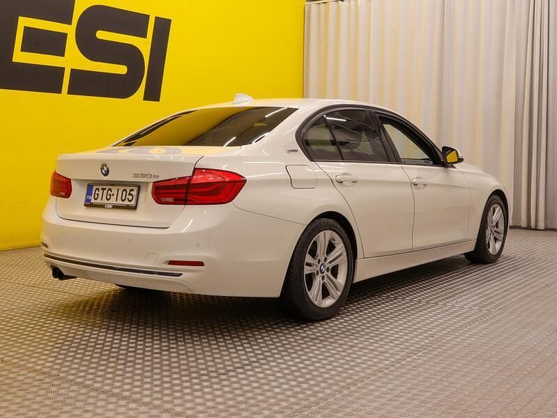 Käytetty BMW 330e Sport Line 184 HP (135 kW) 2016 Sedan