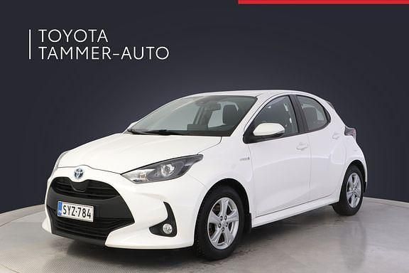 Käytetty Toyota Yaris Business Edition 114 HP (83 kW) 2021 Valkoinen Viistoperä