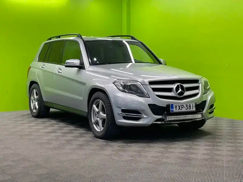 Hopea / harmaa Käytetty 2012 Mercedes GLK350 Katumaasturi | 19 900 € (Perustarjous) - Kuva 1/4