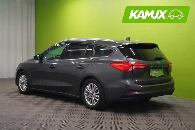 Käytetty Ford Focus Titanium 125 HP (91 kW) 2019 Hopea / harmaa Farmari